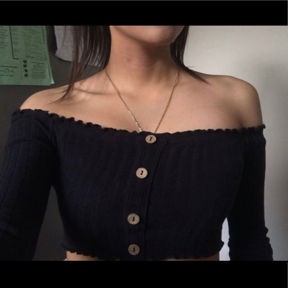 black crop top